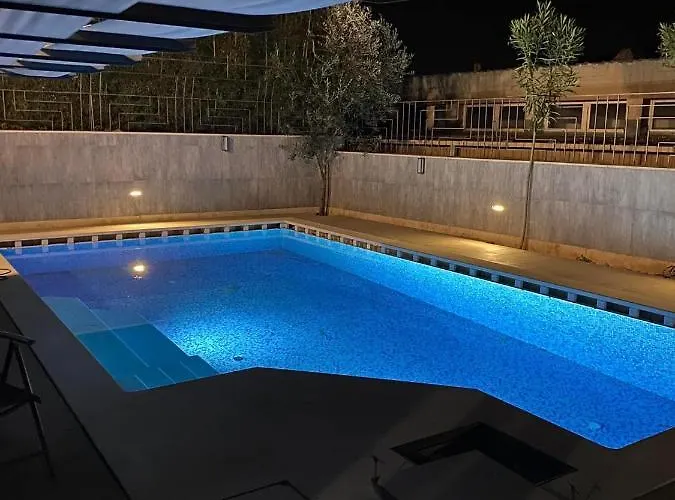 Villa Arena - Pool Table, Table Tennis, Darts & More
