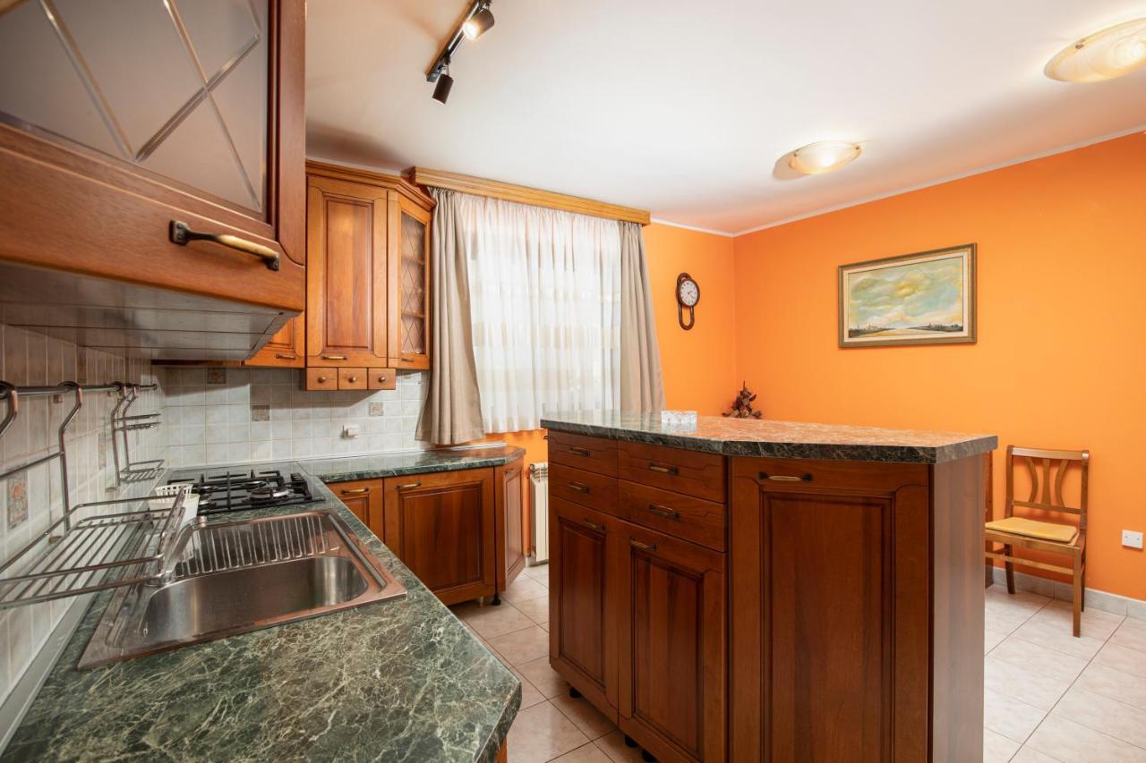 Villa Arena - Pool Table, Table Tennis, Darts & Pula