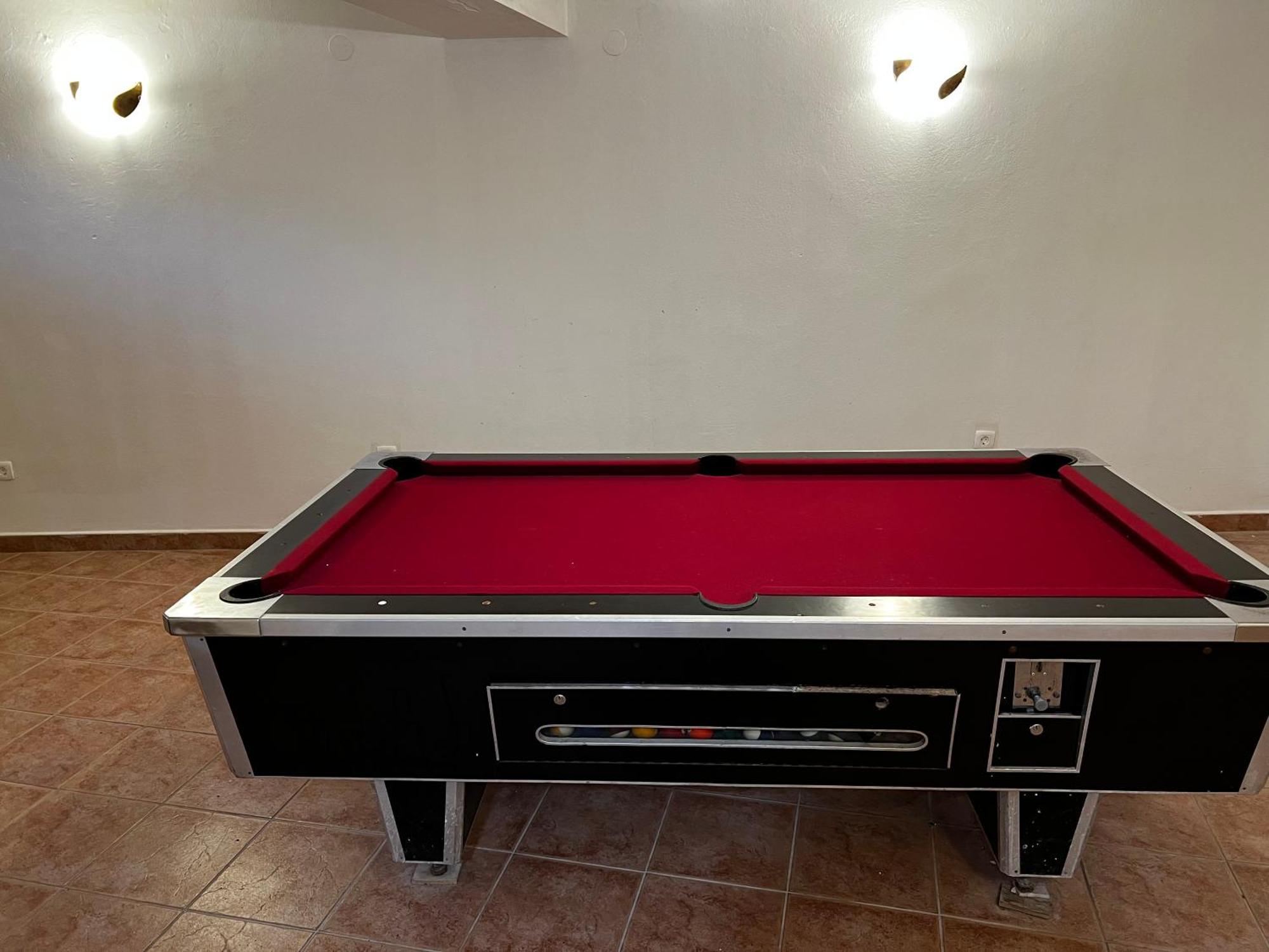 Arena - Pool Table, Table Tennis, Darts & Villa Pula